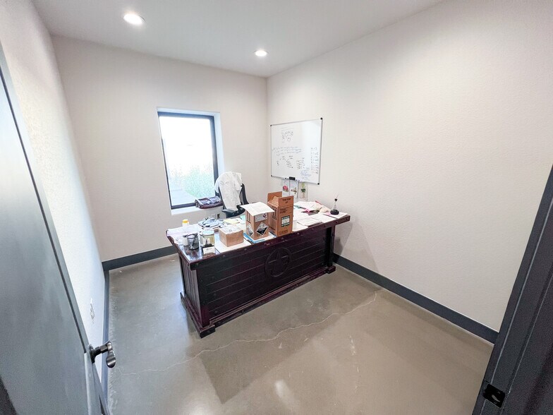 More Photos Of 2401 E County Road 155, Midland Service For Sale