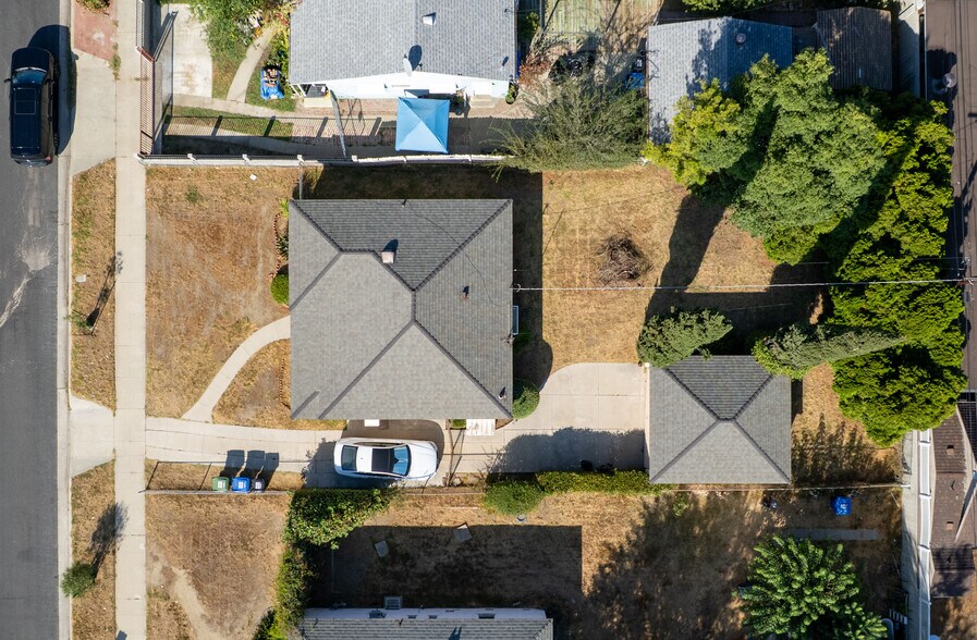 More Photos Of 14005 Victory Blvd, Van Nuys Multifamily For Sale