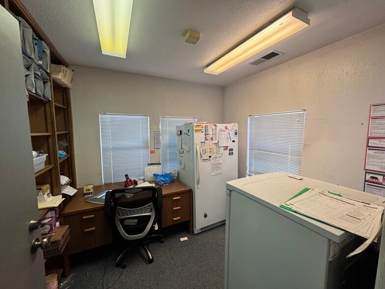 More Photos Of 221 G St, Porterville Medical For Sale