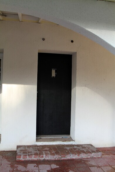 More Photos Of 1636 S Clovis Ave, Fresno Specialty For Sale