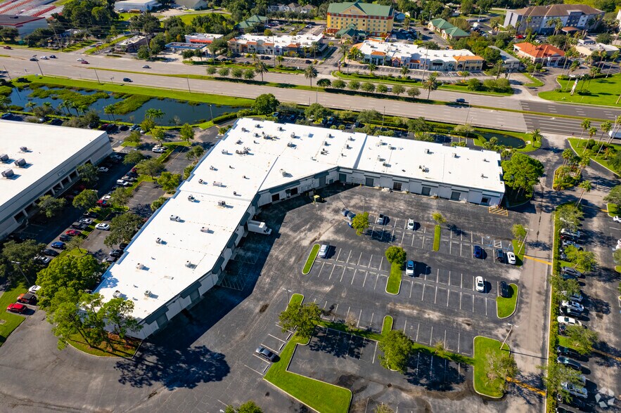 More Photos Of 4023 Tampa Rd, Oldsmar Unknown For Lease