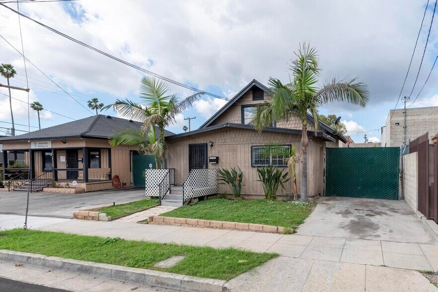 More Photos Of 31 Fulton Ave, Pasadena Light Manufacturing For Sale