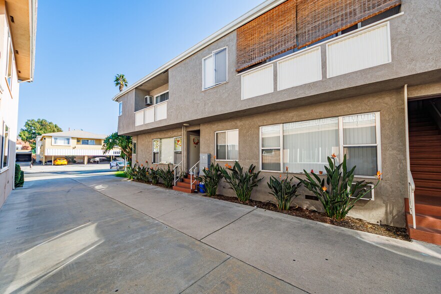 More Photos Of 1037 S Holt Ave, Los Angeles Apartments For Sale