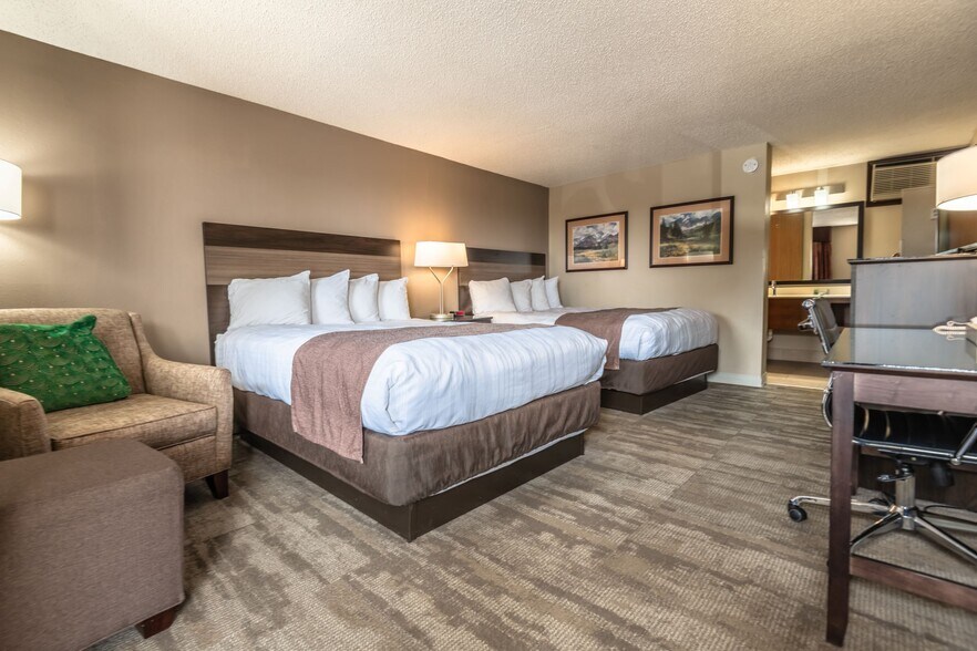More Photos Of 1809 N 16th St, Wheatland Hotel For Sale