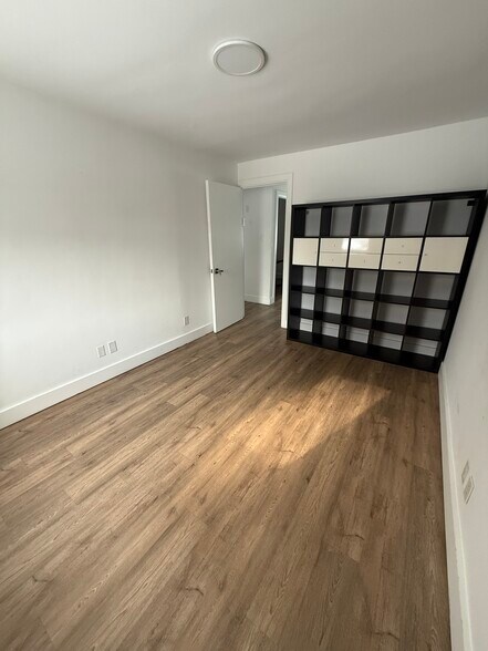 More Photos Of 193 Roe Ave, Toronto Office Residential For Lease