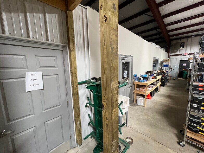 More Photos Of 321 Marble Mill Rd NW, Marietta Coworking Space