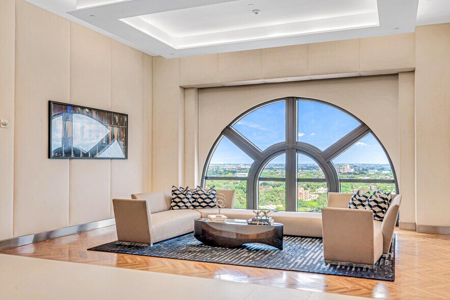 More Photos Of 2020 Ponce De Leon Blvd, Coral Gables Office For Lease