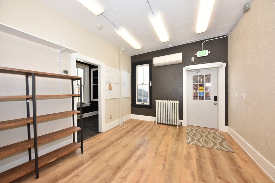 More Photos Of W61N508 Washington Ave, Cedarburg Storefront Retail Office For Sale