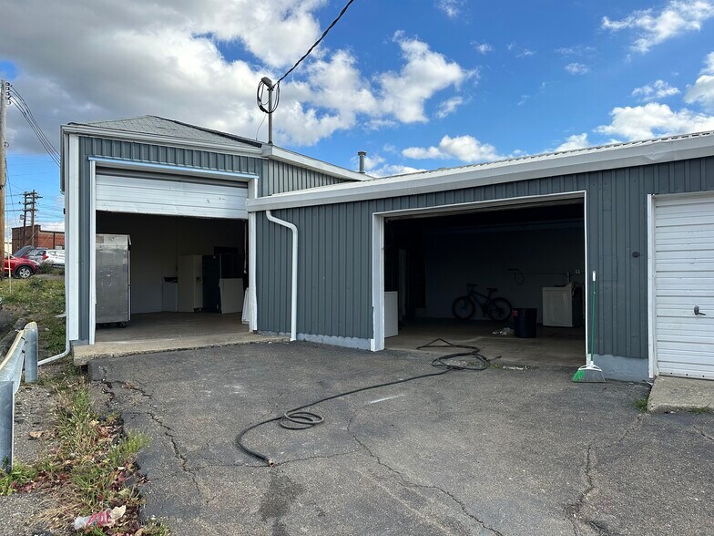 More Photos Of 317 Harrison Ave, Endicott Freestanding For Lease