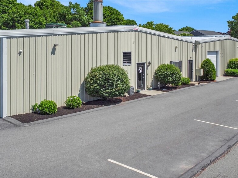 More Photos Of 10 Rainbow Ter, Danvers Warehouse For Lease