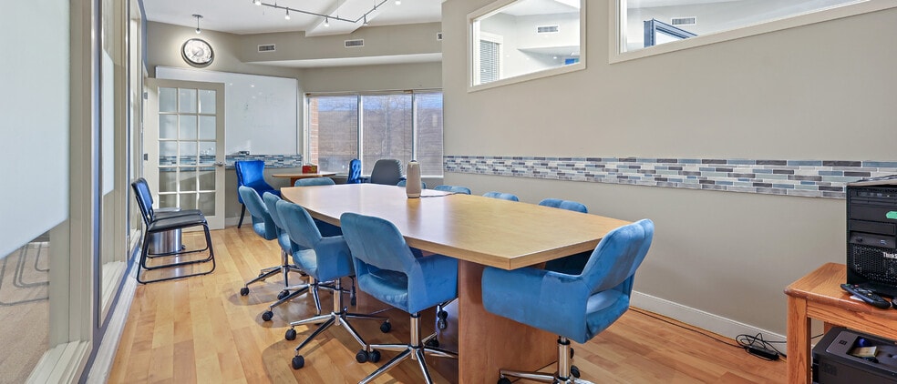 More Photos Of 76 Skyline Cres NE, Calgary Office For Sale
