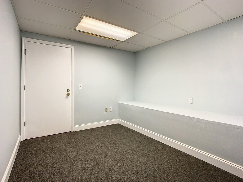 More Photos Of 22 W Monument Ave, Kissimmee Office For Lease
