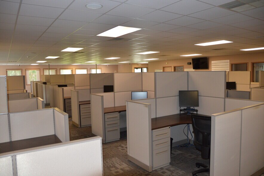 More Photos Of 200 Pine Brook Pl, Orwigsburg Office For Sale