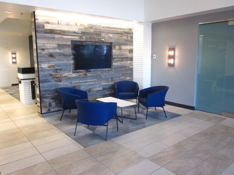 More Photos Of 1910 W University Dr, Tempe Office For Lease