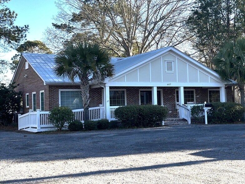 More Photos Of 607 W 5th North St, Summerville Office For Lease