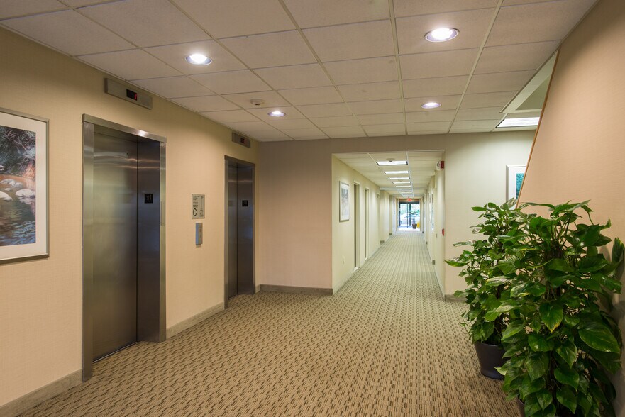 More Photos Of 299 Market St, Saddle Brook Office For Lease