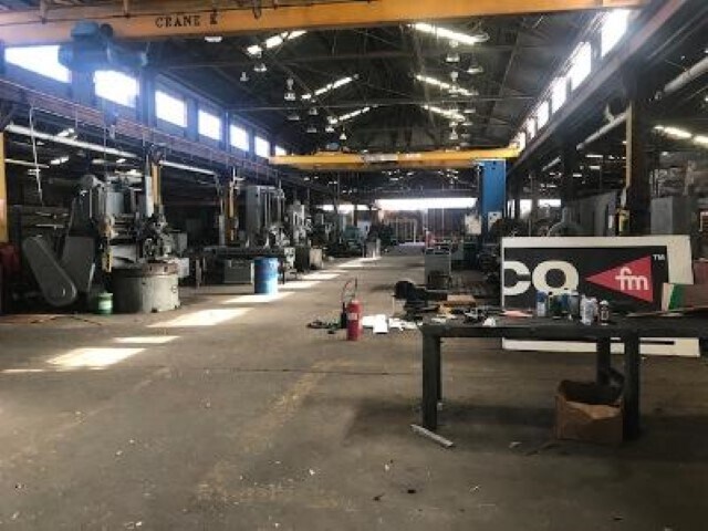 More Photos Of 520 Broadway Ave, Gladewater Industrial For Sale