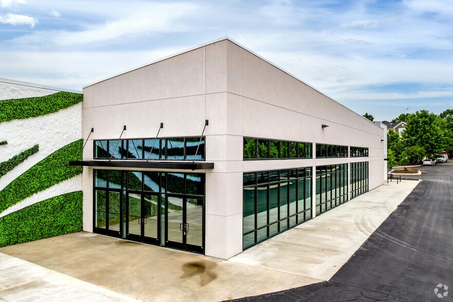 More Photos Of 801 E Arrowood Rd, Charlotte Office For Lease