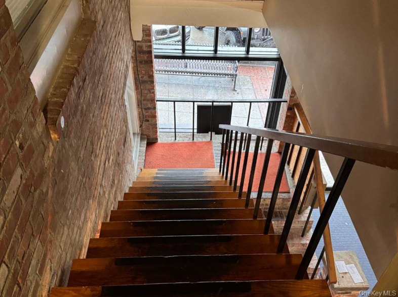 More Photos Of 175 Main St, Ossining General Retail For Lease