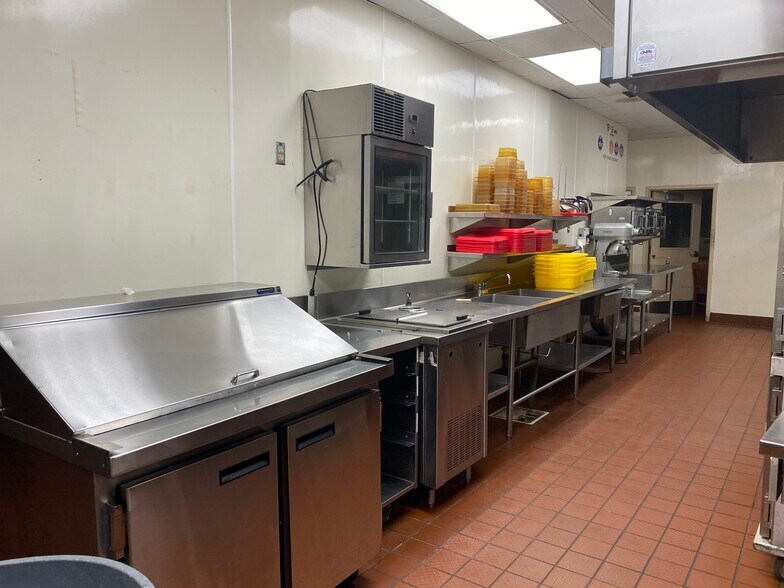 More Photos Of 2199 Riverside Dr, Columbus Restaurant For Lease