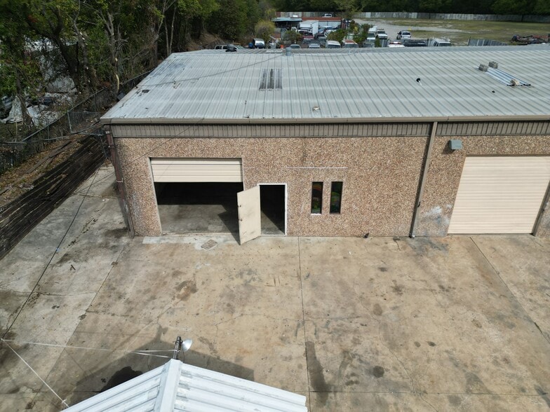 More Photos Of 2164 Jacksboro Hwy, Fort Worth Warehouse For Lease