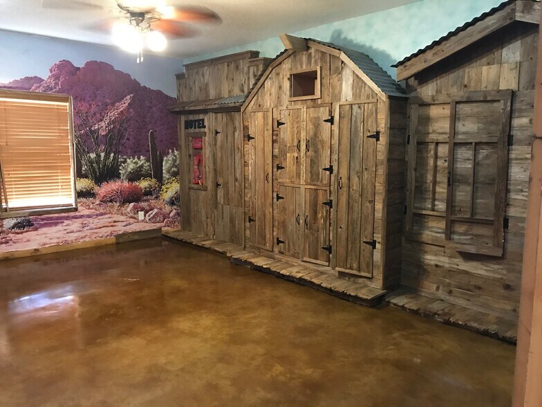 More Photos Of 11243 State Highway 19 S, Lovelady Flex For Sale