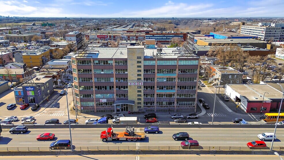 Primary Photo Of 3333 Boul Crémazie E, Montréal Loft Creative Space For Lease