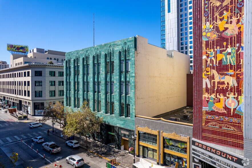 More Photos Of 2001-2015 Broadway, Oakland Office For Lease