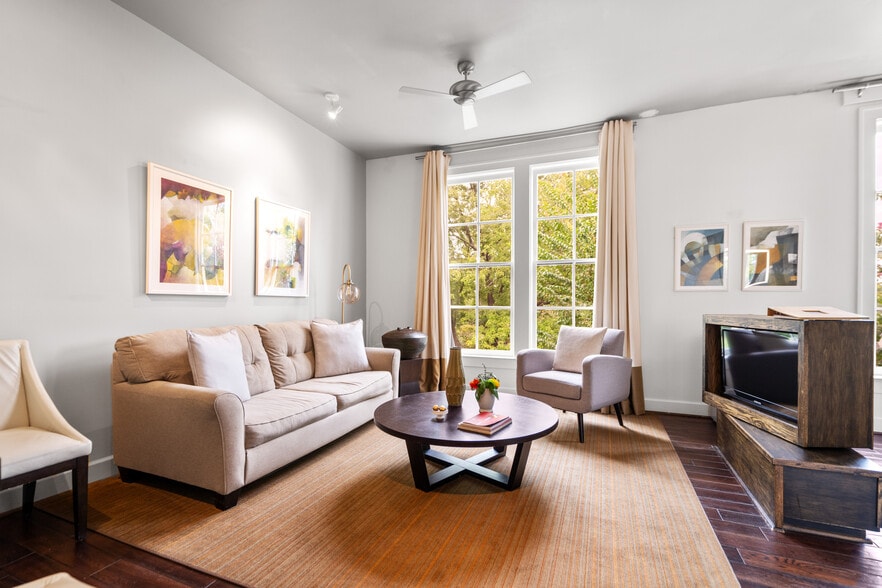 More Photos Of 675 Zachary Taylor Hwy, Flint Hill Hospitality For Sale