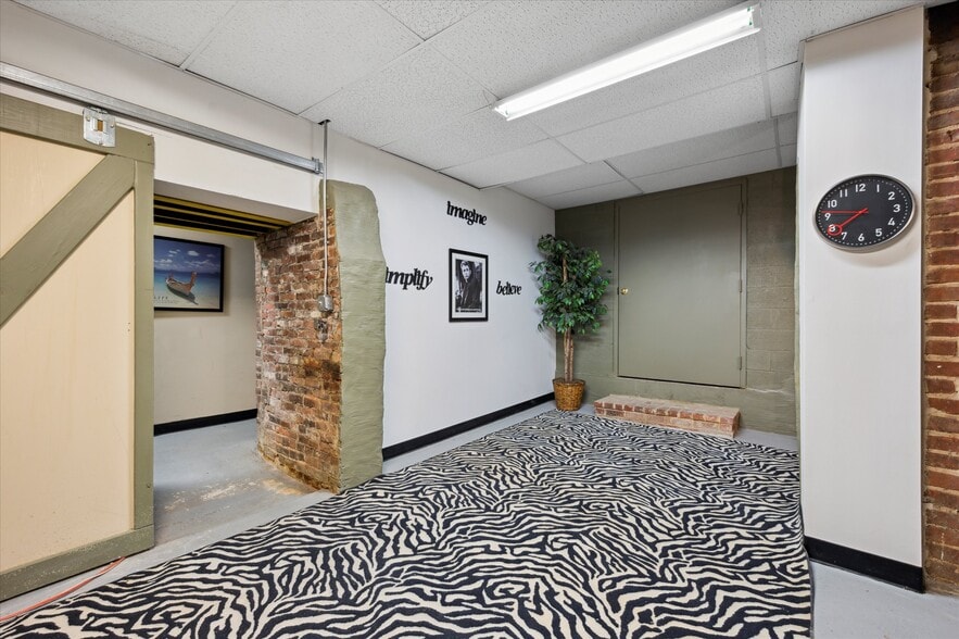 More Photos Of 136-138 N 2nd St, Philadelphia Apartments For Sale