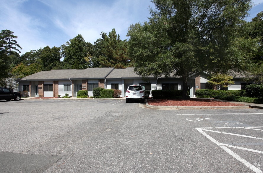 More Photos Of 3200 Croasdaile Dr, Durham Medical For Lease