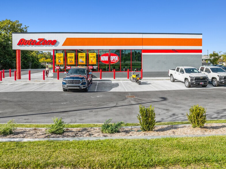 More Photos Of 2926 US 52, West Lafayette Storefront For Sale