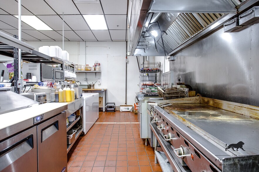 More Photos Of 701 E 50th St, Lubbock Restaurant For Sale