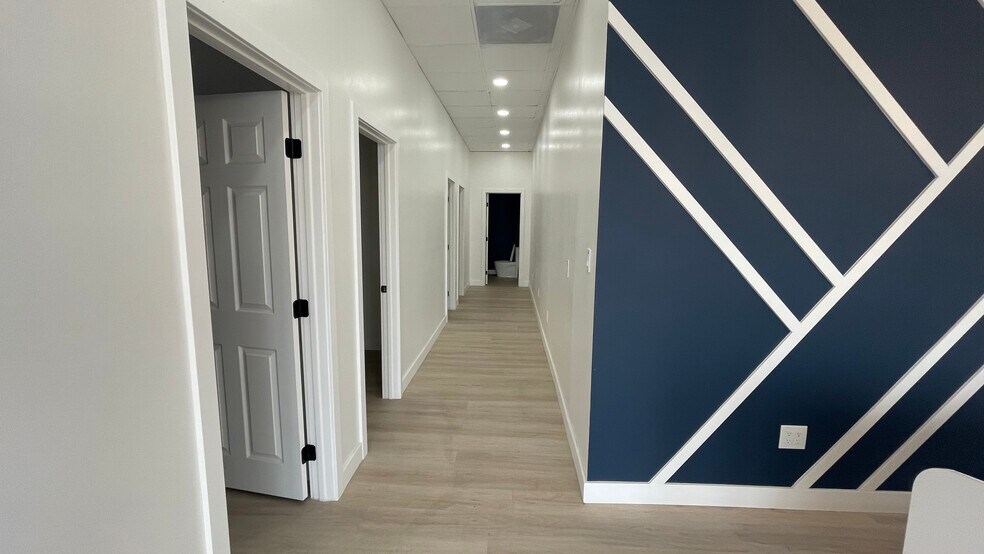 More Photos Of 10885-10909 Los Alamitos Blvd, Los Alamitos Storefront For Lease