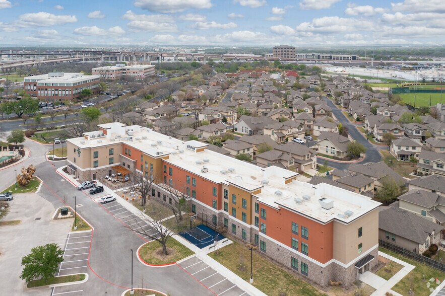 More Photos Of 10809 Pecan Park Blvd, Austin Hotel For Sale