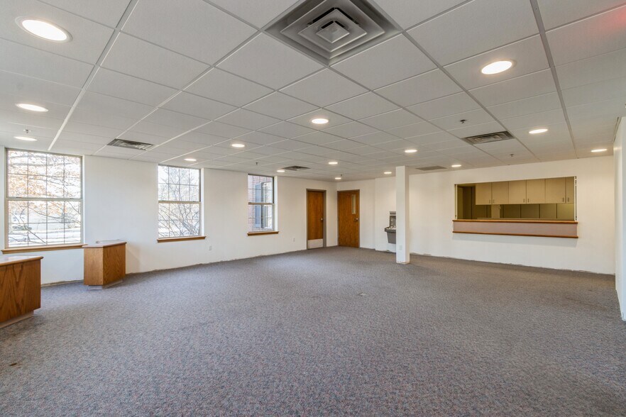 More Photos Of 520 10th Ave, Coralville Medical For Sale