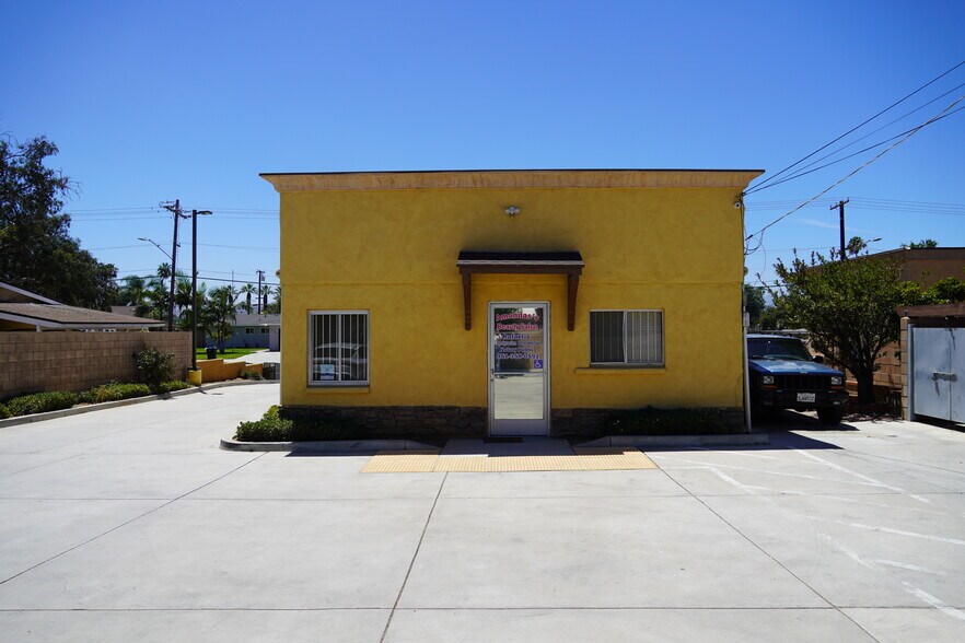 More Photos Of 10393 Hole Ave, Riverside Freestanding For Sale