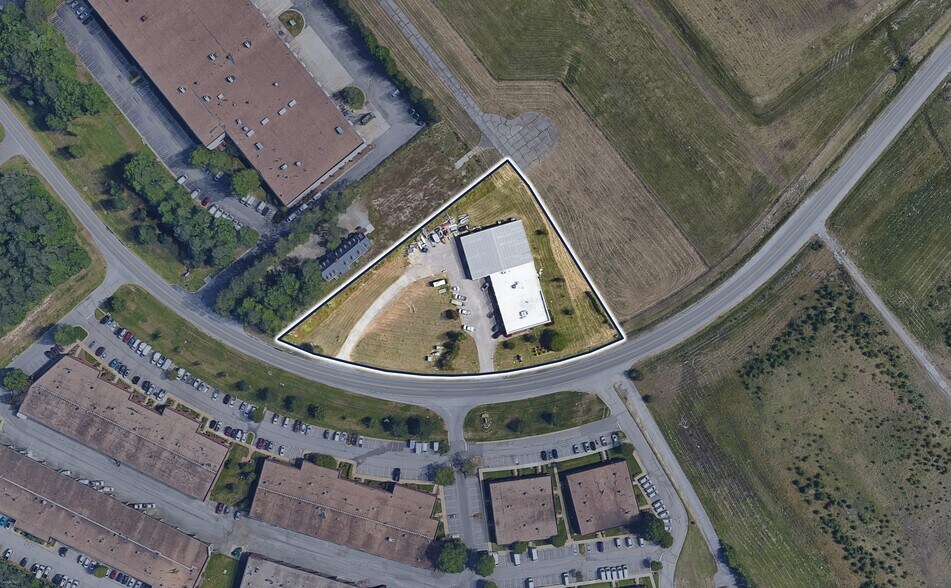 More Photos Of 7400 W Whitepine W, Richmond Warehouse For Lease