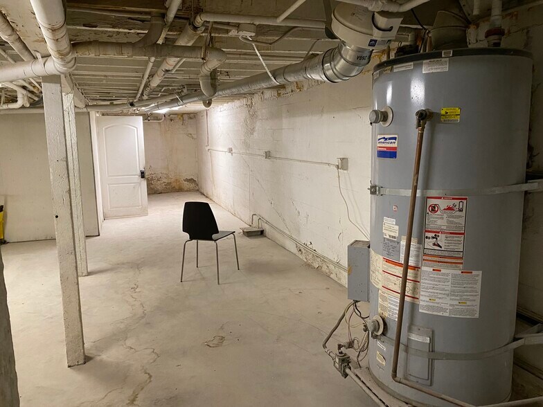 More Photos Of 43 E Colorado Blvd, Pasadena Restaurant For Sale