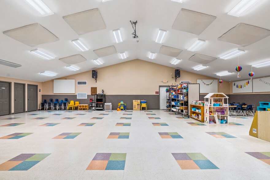 More Photos Of 989 Old Mcdade Rd, Elgin Daycare Center For Sale