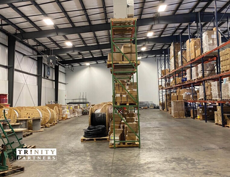More Photos Of 195-199 Shop Grove Dr, Columbia Warehouse For Lease