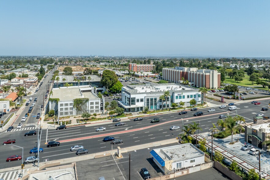 More Photos Of 17762 Beach Blvd, Huntington Beach Medical For Lease