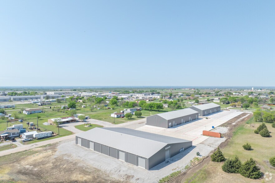 More Photos Of 293 County Road 4841, Haslet Flex For Sale