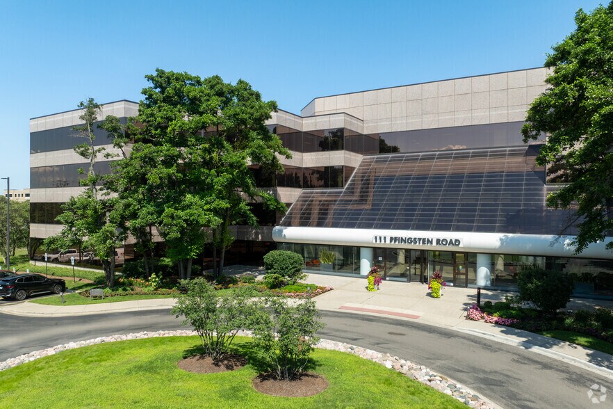 Primary Photo Of 111 Pfingsten Rd, Deerfield Medical For Lease
