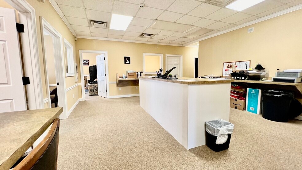 More Photos Of 535 Queen City Pky, Gainesville Office For Lease