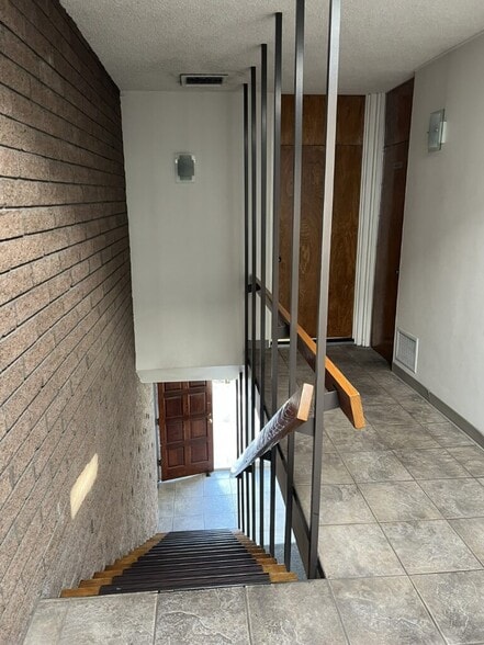 More Photos Of 840 N Birch St, Santa Ana Office For Sale