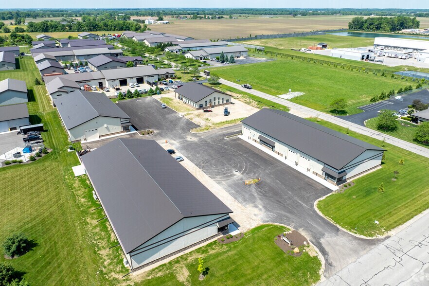 More Photos Of 8315 Estates Pky, Plain City Light Manufacturing For Lease
