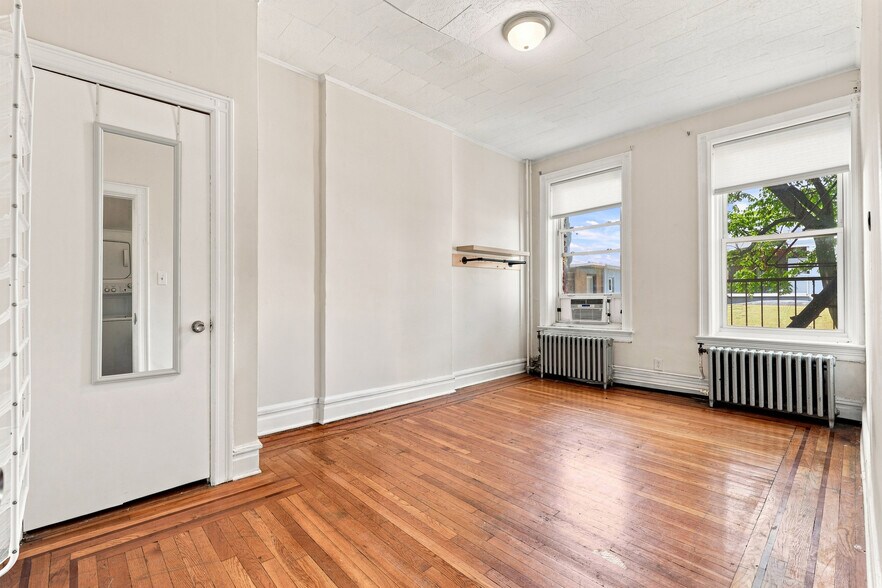 More Photos Of 704 Washington St, Hoboken Storefront Retail Residential For Sale