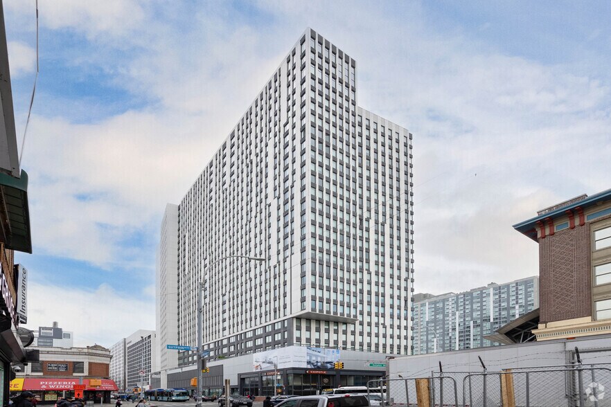 Primary Photo Of 147- 40 Archer Ave, Jamaica Storefront For Lease