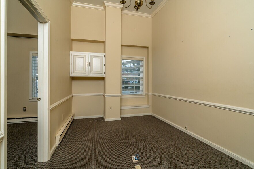 More Photos Of 110 N Wayne Ave, Waynesboro Office For Sale